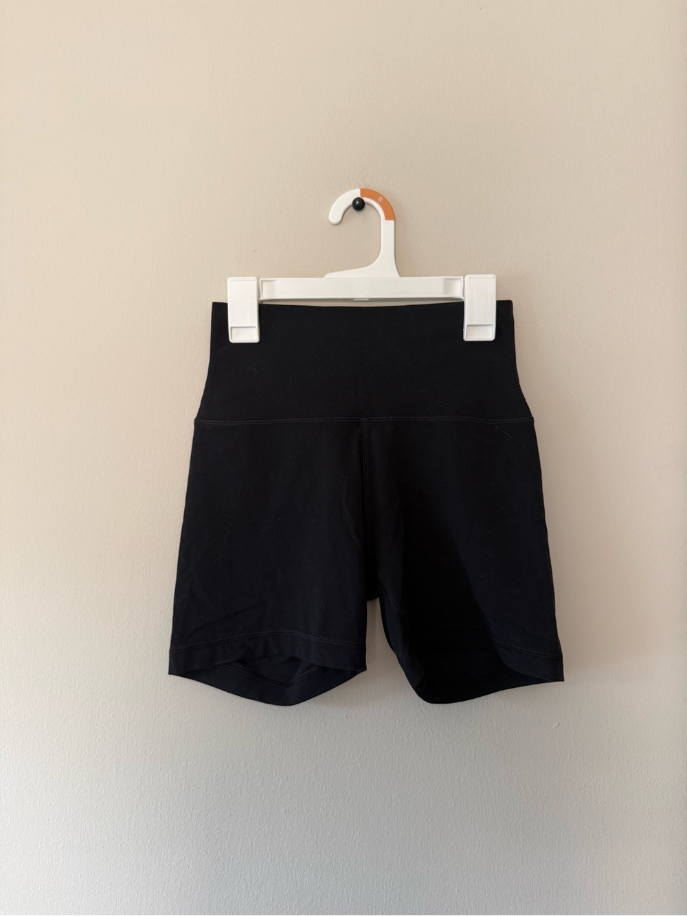 Aritzia TNAbutter cheeky high rise short